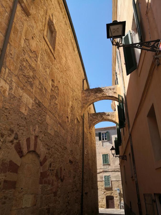 Old Town Apartment Алгеро Екстериор снимка